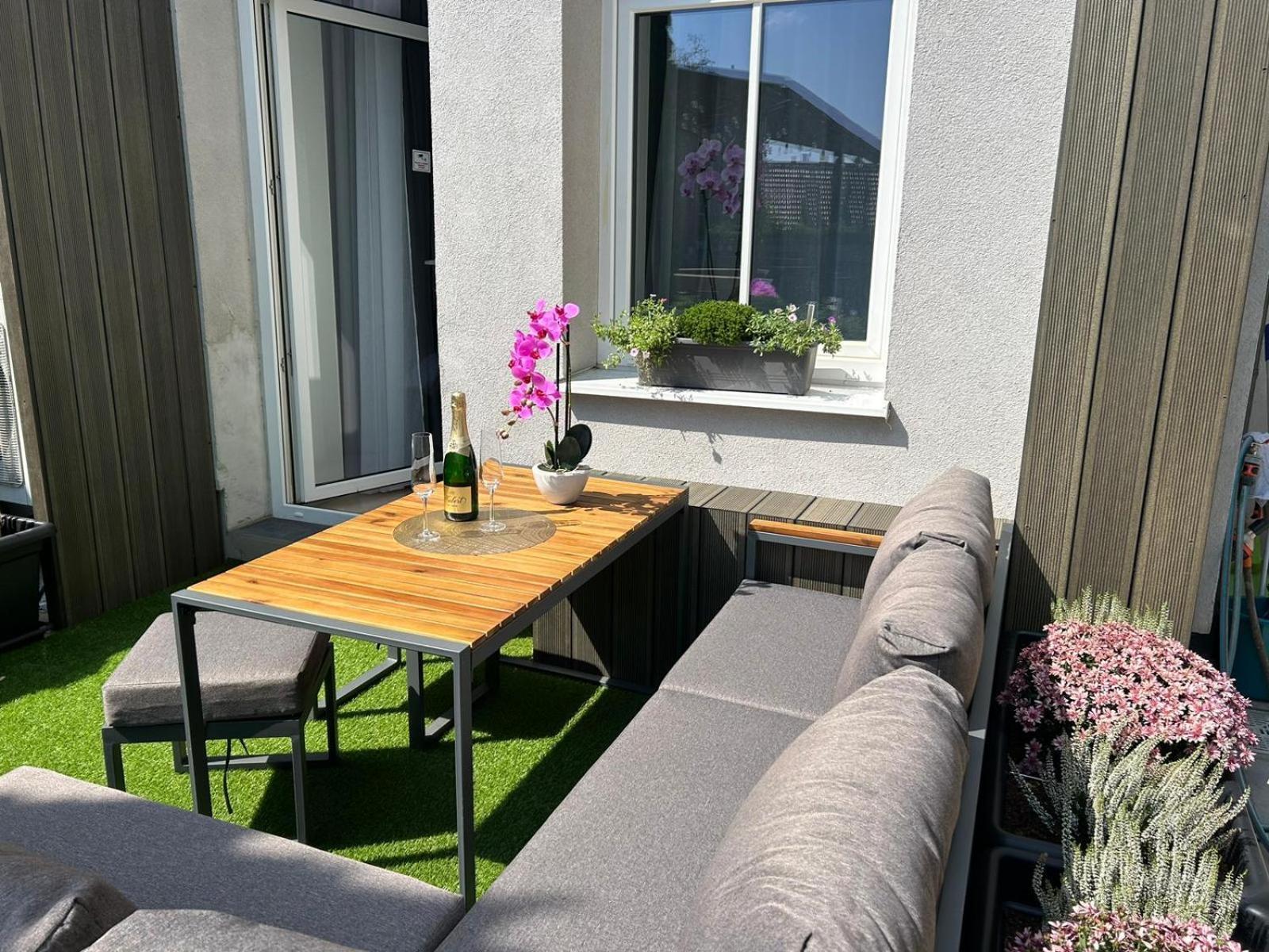Leo Apartment Free Parking - President Palace Bratislava Exterior foto