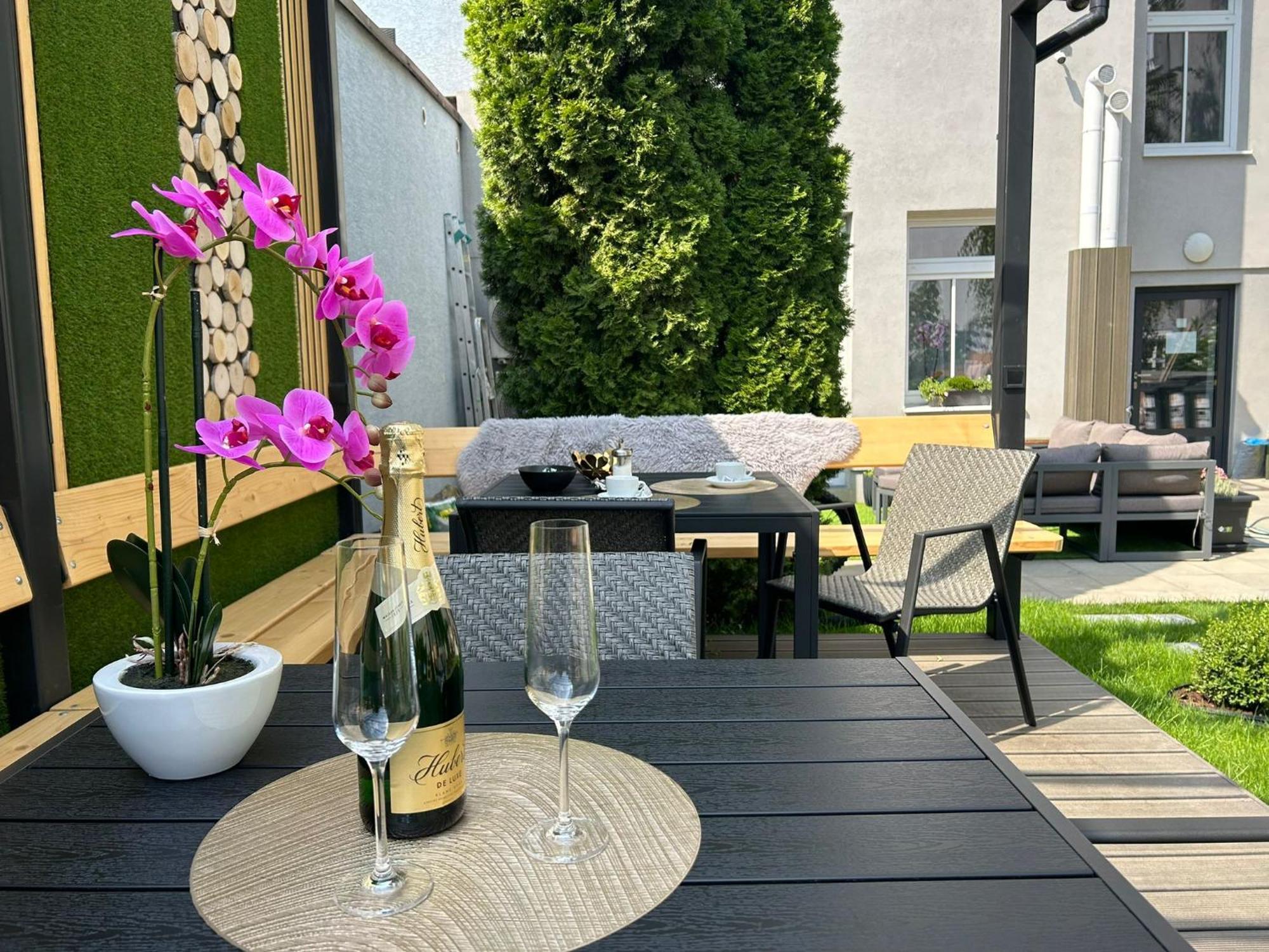 Leo Apartment Free Parking - President Palace Bratislava Exterior foto